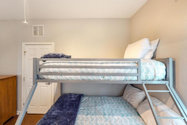 Craftsman on Seawall image 24