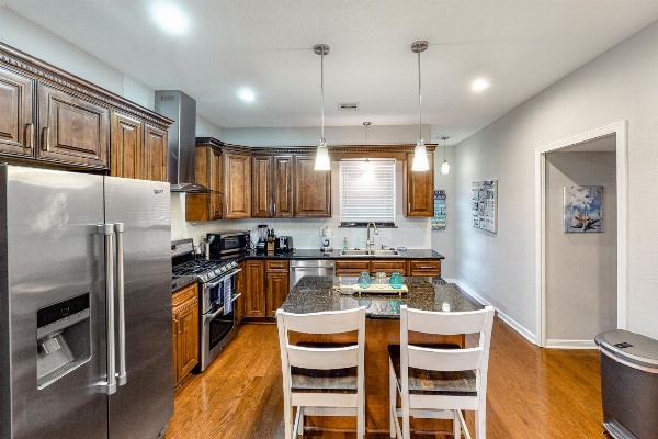 Craftsman on Seawall image 4